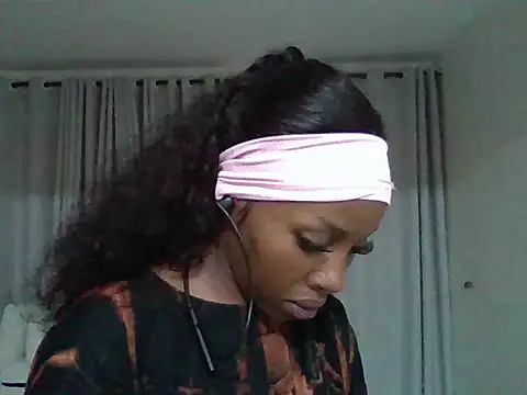 Queen loveer online show from 05/26/26, 08:38