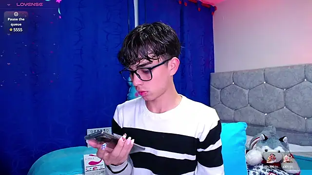 OwenBluee online show from 12/13/24, 10:55