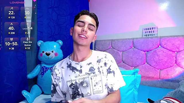 OwenBluee online show from 02/13/25, 05:16