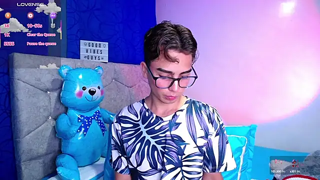 OwenBluee online show from 02/25/25, 07:09