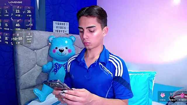 OwenBluee online show from 02/28/25, 05:26