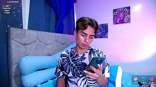 OwenBluee online show from 03/18/25, 09:21