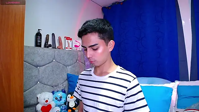 OwenBluee online show from 09/23/25, 10:35