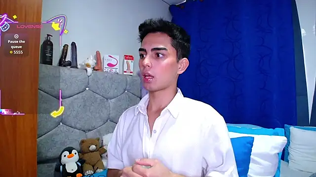 OwenBluee online show from 09/30/25, 07:30