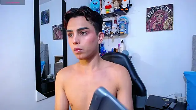 OwenBluee online show from 02/08/26, 05:27