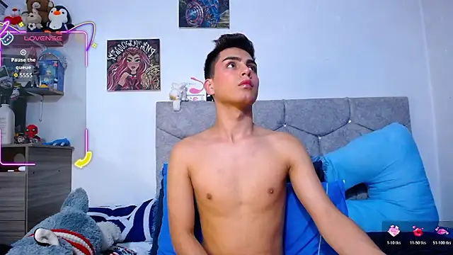 OwenBluee online show from 03/06/26, 05:48