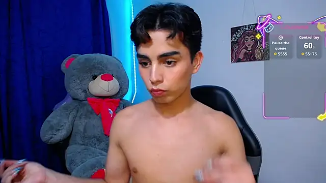 OwenBluee online show from 05/12/26, 07:49