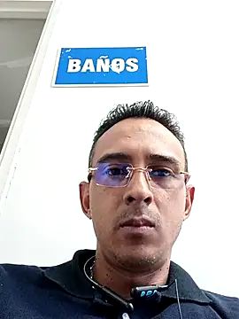 Snapshot of paisa233 chatting on 10/21/25, 12:50 paisa233 online show from 10/21/25, 12:50