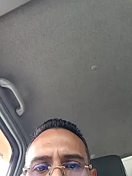 Snapshot of paisa233 chatting on 11/10/25, 04:28 paisa233 online show from 11/10/25, 04:28