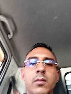 Snapshot of paisa233 chatting on 11/18/25, 05:39 paisa233 online show from 11/18/25, 05:39