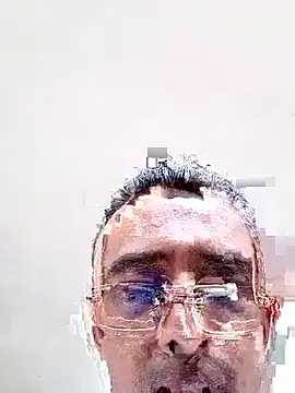 Snapshot of paisa233 chatting on 11/19/25, 02:39 paisa233 online show from 11/19/25, 02:39