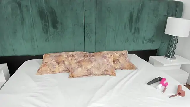 PandoraB  online show from 09/24/25, 11:57