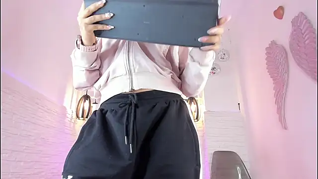 mia six66 online show from 02/02/25, 11:30