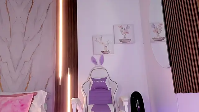 mia six66 online show from 10/08/25, 11:30