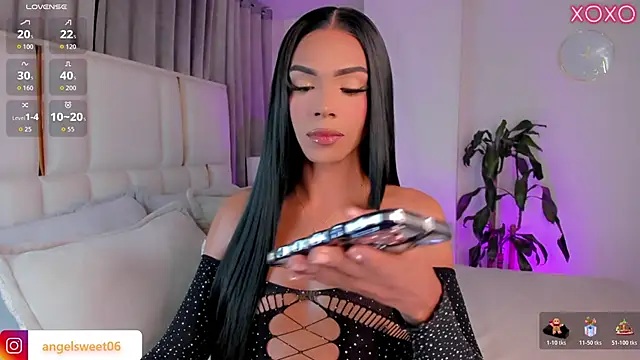 Snapshot of ANGELL06 chatting on 11/27/25, 06:26 ANGELL06 online show from 11/27/25, 06:26