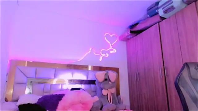 Snapshot of Lucidollts_ chatting on 01/13/25, 02:11 Lucidollts online show from 01/13/25, 02:11