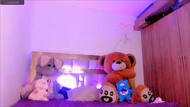 Snapshot of Lucidollts_ chatting on 02/09/25, 05:43 Lucidollts online show from 02/09/25, 05:43