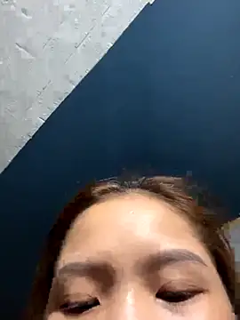 Snapshot of Girllikesexx2 chatting on 10/28/25, 03:25 Girllikesexx2 online show from 10/28/25, 03:25