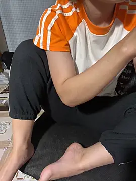 Snapshot of Girllikesexx2 chatting on 12/17/25, 03:07 Girllikesexx2 online show from 12/17/25, 03:07