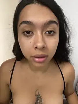 SweetLatiin  online show from 12/21/25, 02:57