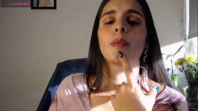 Snapshot of alma_violeta chatting on 01/26/25, 10:02 alma violeta online show from 01/26/25, 10:02