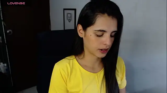 Snapshot of alma_violeta chatting on 11/01/25, 03:36 alma violeta online show from 11/01/25, 03:36