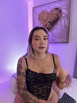 Snapshot of mariablonde_ chatting on 07/13/26, 06:00 mariablonde online show from 07/13/26, 06:00