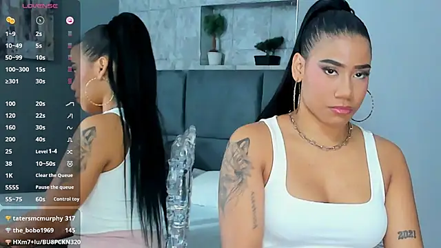 Snapshot of Salome_Diaz_ chatting on 03/04/25, 04:30 Salome Diaz online show from 03/04/25, 04:30