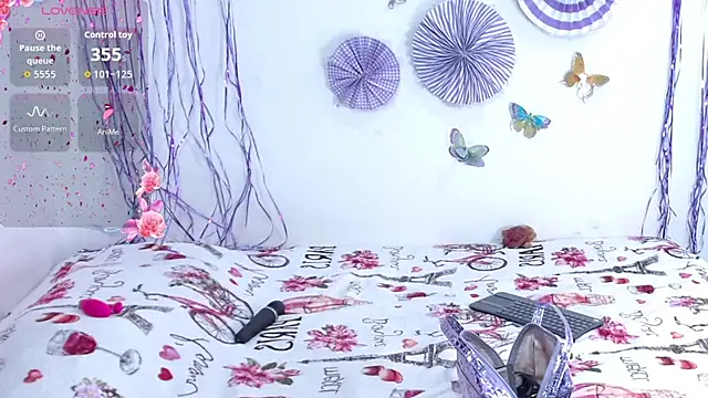 Snapshot of valen_natasha chatting on 11/24/25, 10:42 valen natasha online show from 11/24/25, 10:42