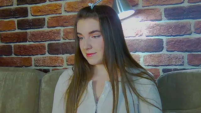 Sofia Hugs online show from 02/09/26, 06:01