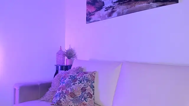 azzahara069 online show from 12/13/25, 08:36