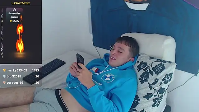 Dylanwhite23  online show from 01/05/25, 09:05