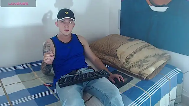 Dylanwhite23  online show from 01/18/25, 04:15