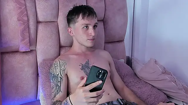 Dylanwhite23  online show from 03/16/25, 04:30