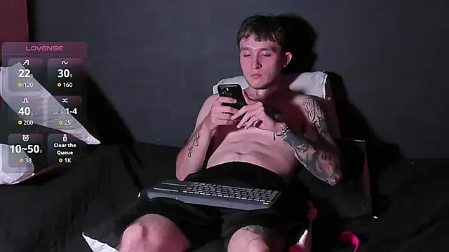 Dylanwhite23  online show from 10/18/25, 08:20