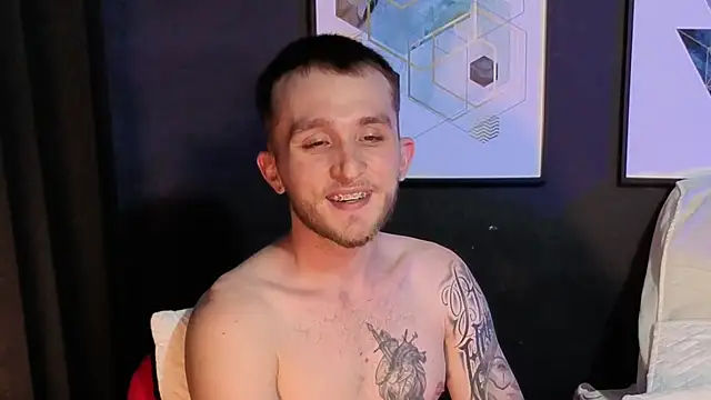 Dylanwhite23  online show from 04/03/26, 03:48