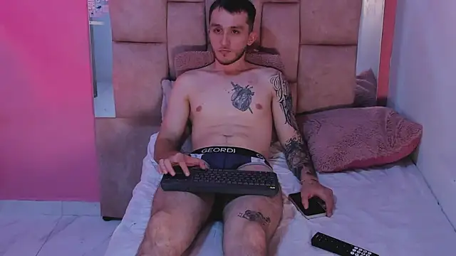 Dylanwhite23  online show from 04/27/26, 03:26