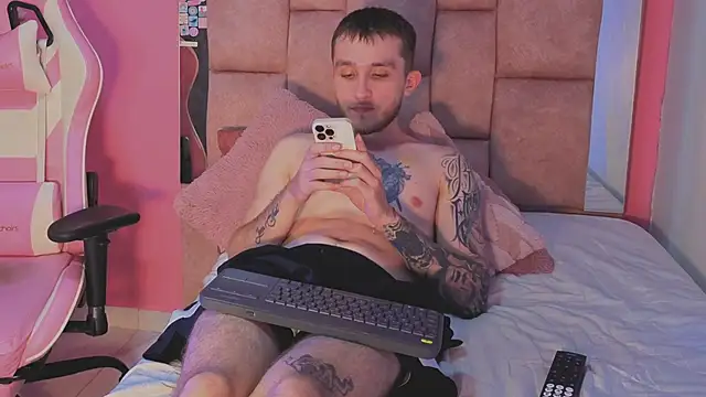 Dylanwhite23  online show from 05/01/26, 03:44