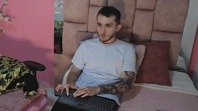 Dylanwhite23  online show from 05/03/26, 03:34