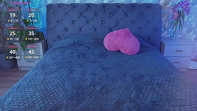 SuzannaWild online show from 02/26/25, 08:26