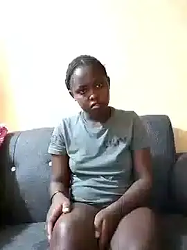 Sweetcecie01 online show from 11/11/25, 08:42