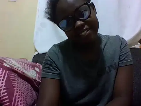 Sweetcecie01 online show from 05/04/26, 08:38