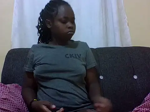 Sweetcecie01 online show from 05/18/26, 11:32