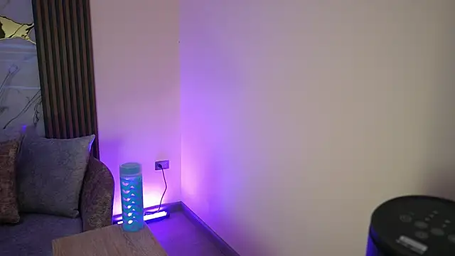 Snapshot of Anybuny chatting on 10/13/25, 11:32 Anybuny online show from 10/13/25, 11:32