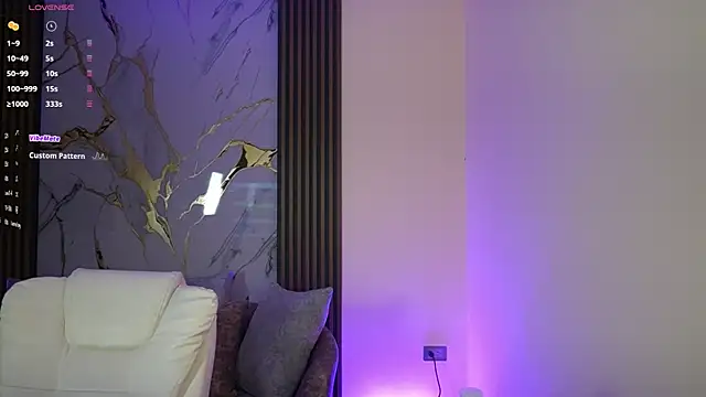 Snapshot of Anybuny chatting on 10/31/25, 11:55 Anybuny online show from 10/31/25, 11:55