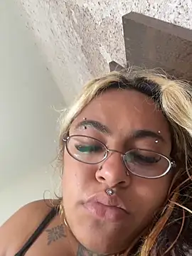 Snapshot of lolafairytail chatting on 03/18/26, 06:11 lolafairytail online show from 03/18/26, 06:11