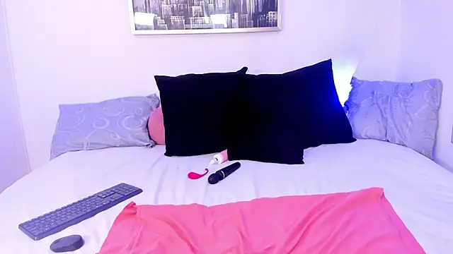 Snapshot of tamhy_ferrara chatting on 02/16/25, 12:21 tamhy ferrara online show from 02/16/25, 12:21