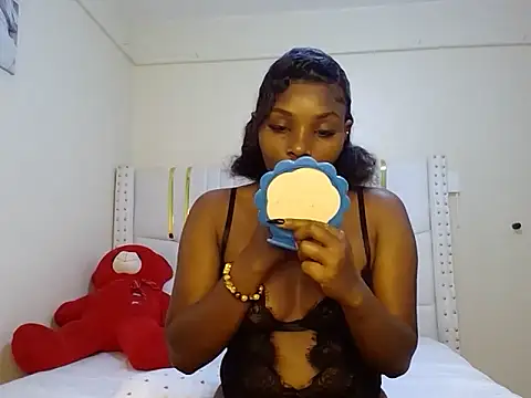 Snapshot of Tamia_love200 chatting on 02/16/26, 11:39 Tamia love200 online show from 02/16/26, 11:39