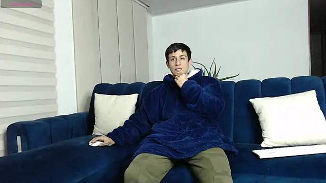 ashely ryan24 online show from 02/03/25, 12:36