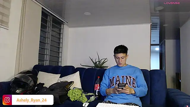 ashely ryan24 online show from 03/04/25, 12:07